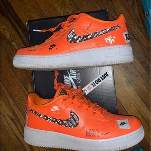 Nike “just do it” Air Force 1 boys grade school size 7y